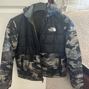 Boys The North Face Black/Gray/Green camo reversible Jacket